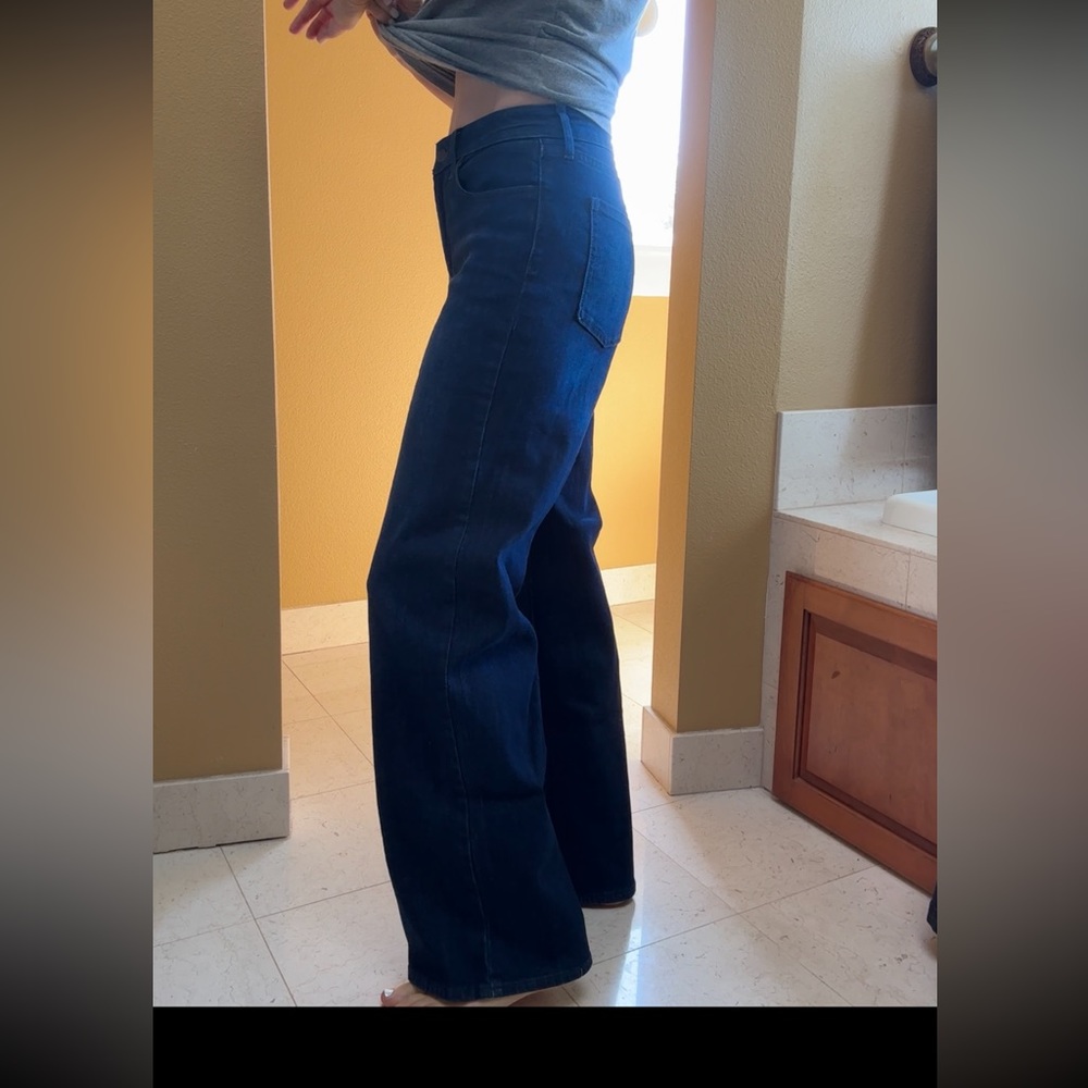 Old Navy Wide Leg Denim. 8L